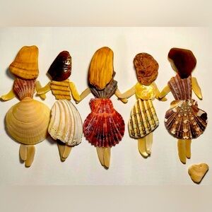 It’s Showtime! LIKE for LIVE Show Updates. 🧜‍♀️